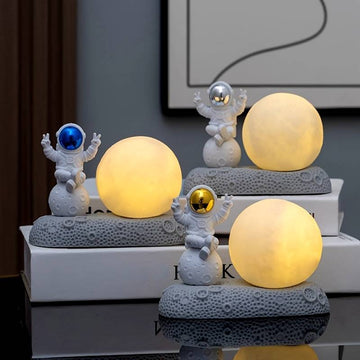 Astronaut with Moon Lamp Online In India