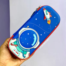 Load image into Gallery viewer, Boys 3D Smiggle Pouch - Tinyminymo
