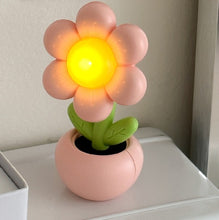 Load image into Gallery viewer, Kawaii Flower Mini Desk Lamp - Tinyminymo
