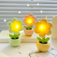 Load image into Gallery viewer, Kawaii Flower Mini Desk Lamp - Tinyminymo
