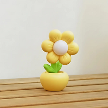 Load image into Gallery viewer, Kawaii Flower Mini Desk Lamp - Tinyminymo
