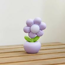 Load image into Gallery viewer, Kawaii Flower Mini Desk Lamp - Tinyminymo
