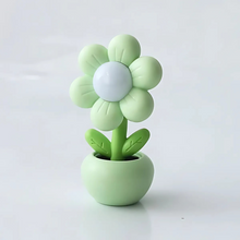 Load image into Gallery viewer, Kawaii Flower Mini Desk Lamp - Tinyminymo
