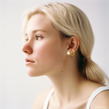 Load image into Gallery viewer, Tulip Pearl Earring - Tinyminymo
