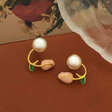 Load image into Gallery viewer, Tulip Pearl Earring - Tinyminymo
